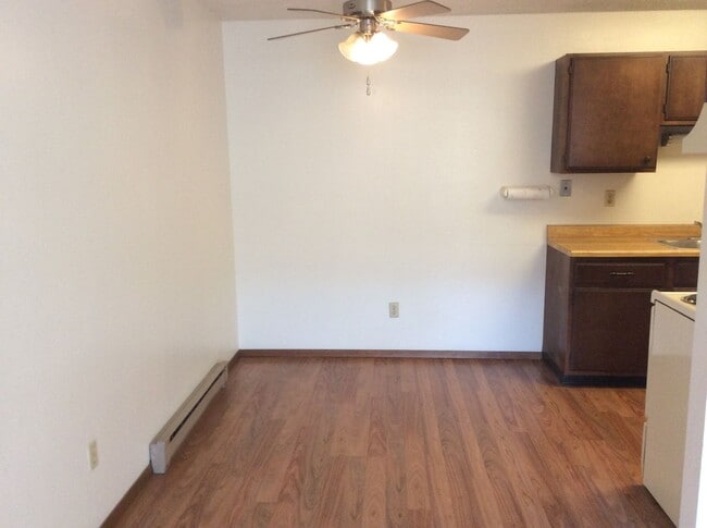 Building Photo - Ground floor 1 bed, 1 bath