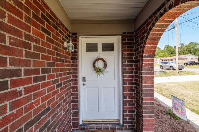 Foto del edificio - 4221 Cap Chat St