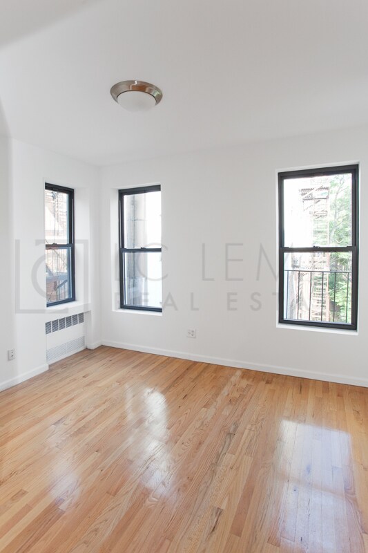 Building Photo - 1592 2nd Ave