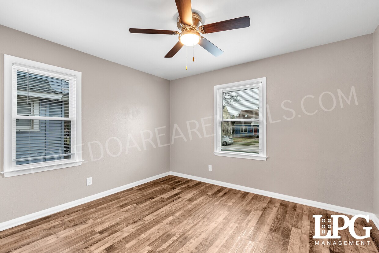 Primary Photo - 3952 Garrison Rd