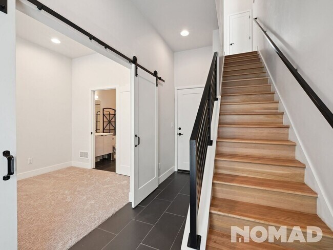 Foto del edificio - 3039 W 19th Ave