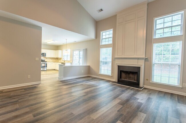 Building Photo - COMING SOON! Fantastic New Listing in the ...