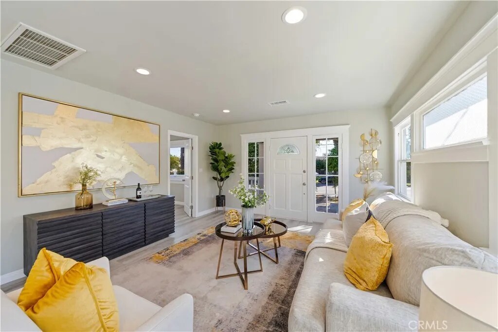 Foto principal - 463 E 9th St