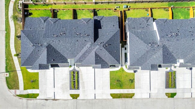 Building Photo - 27842 Western Crk Ct