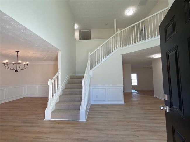 Building Photo - 2770 Austin Ridge Dr NE