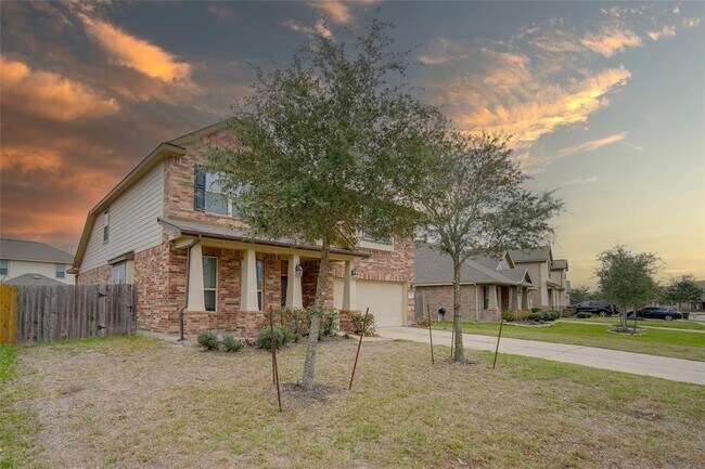 Foto del edificio - 6731 Trinity Trail Ln