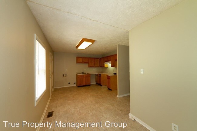 Foto del edificio - 3 br, 1 bath House - 4450 Kenmore Road