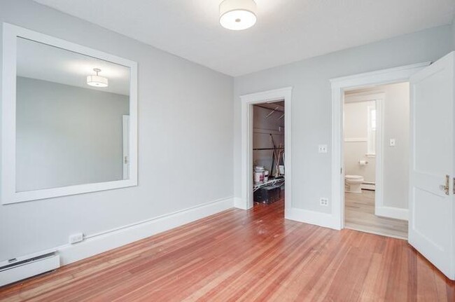 Building Photo - "Charming 1-Bedroom Condo in Historic Sale...