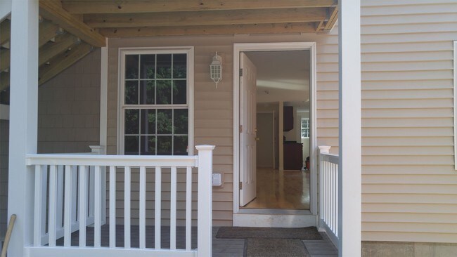 Building Photo - 28 Old Pine Hill Rd