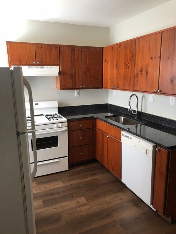Building Photo - 2113 Maplewood Ave