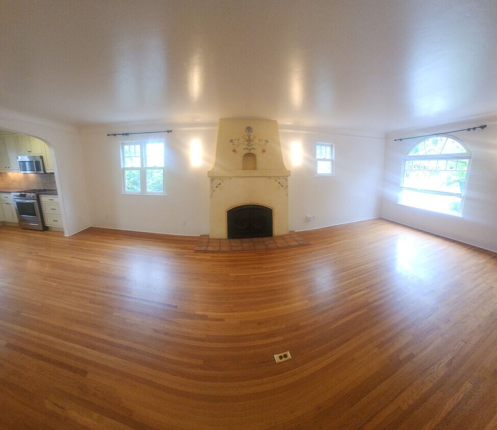 Foto principal - Spanish Mediterranean Home Downtown SLO!