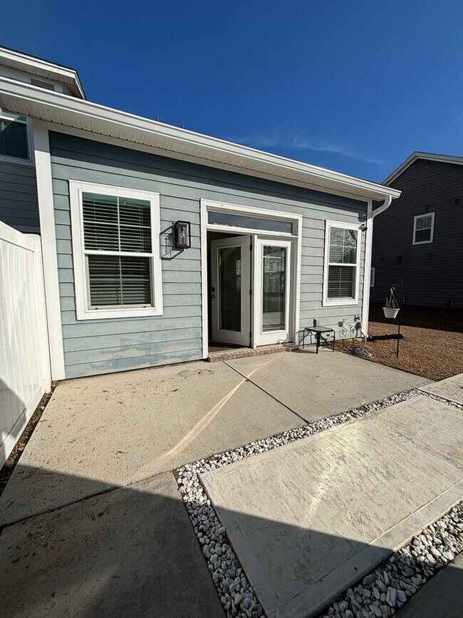 Foto del edificio - 608 Ravensridge Ln