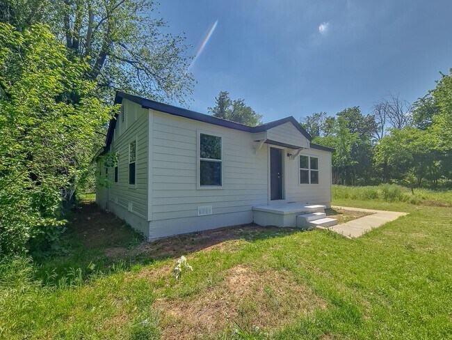 Foto del edificio - Newly Remodeled FOUR bedroom home in Spencer! FOR RENT!