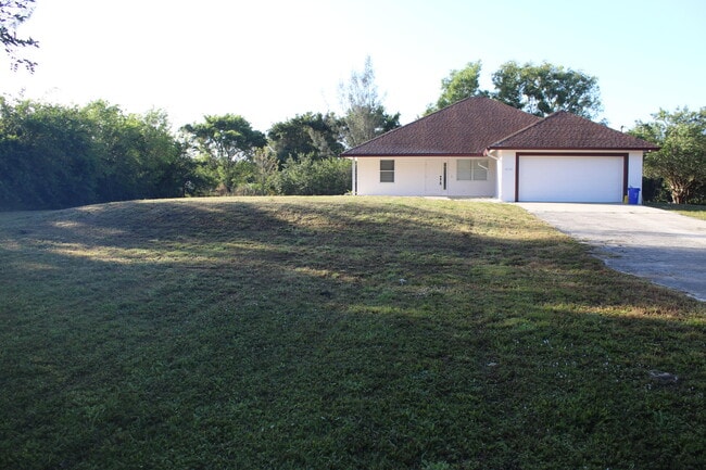 Building Photo - 16138 Epson Dr E