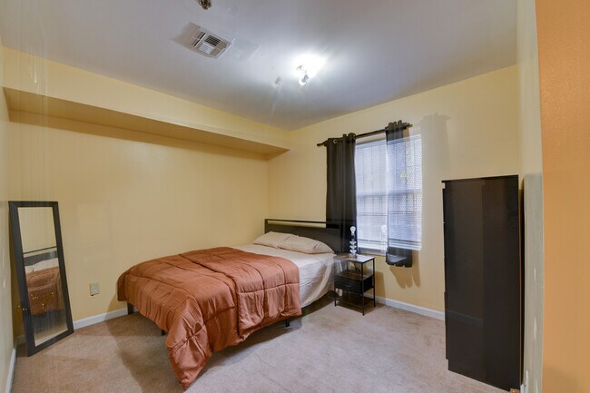 Foto del edificio - 86 Hawthorne Ave