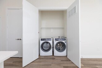 Building Photo - 1690 North Loop