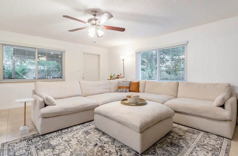 Foto principal - 1447 Caribbean Dr
