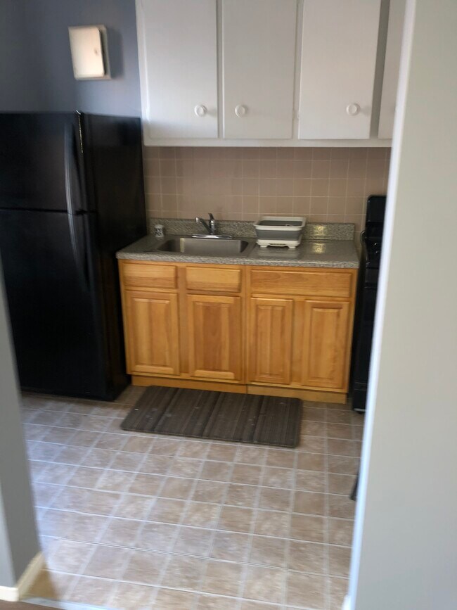 Building Photo - 9324 Corona Ave