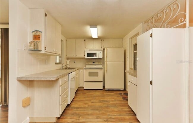 Building Photo - 7936 Mimosa Dr