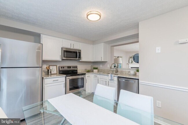 Foto del edificio - 1334 E Spring Meadow Ct