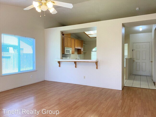 Foto del edificio - 3 br, 2 bath House - 147 Concord Square