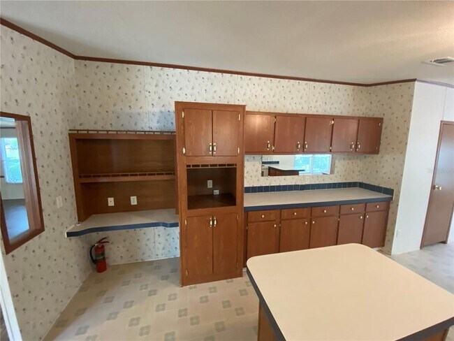 Building Photo - 806 Summit St