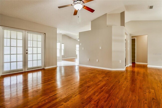 Building Photo - 8444 Yearling Ln
