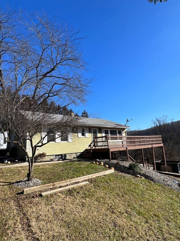 Primary Photo - 3br single home in Williams Township with ...