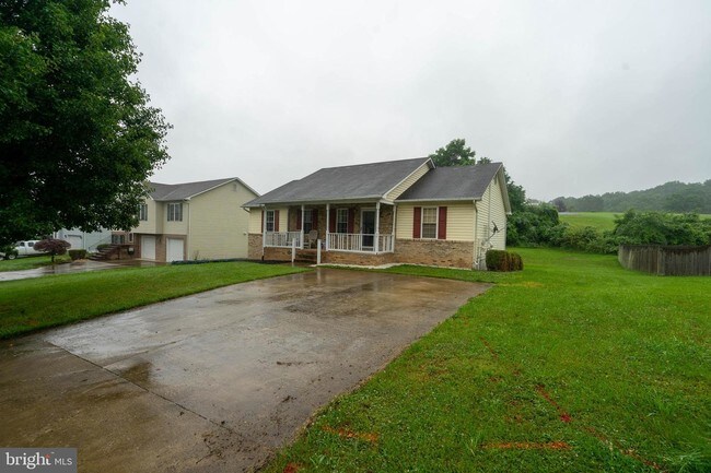 Foto del edificio - 34 Westminster Dr