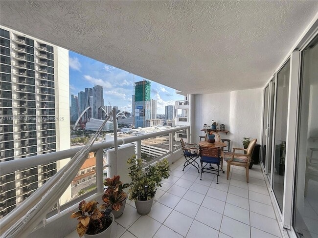 Foto del edificio - 1717 N Bayshore Dr