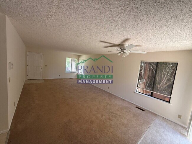 Building Photo - 1591 Merritt Dr