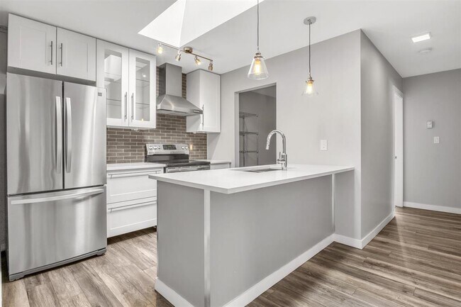 Photo du bâtiment - 1750 McKenzie Rd