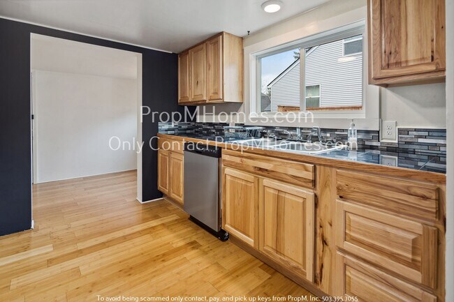 Foto del edificio - Beautiful Two Bedroom in the Heart of Darl...
