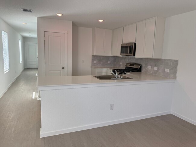 Foto del edificio - 5720 Mangas Cir