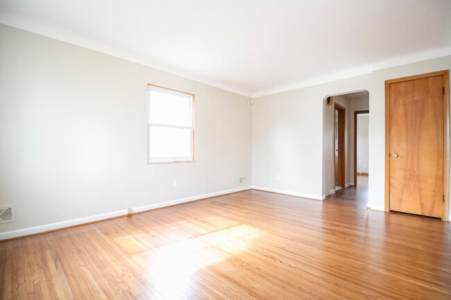 Foto del edificio - 25 Willamont Rd