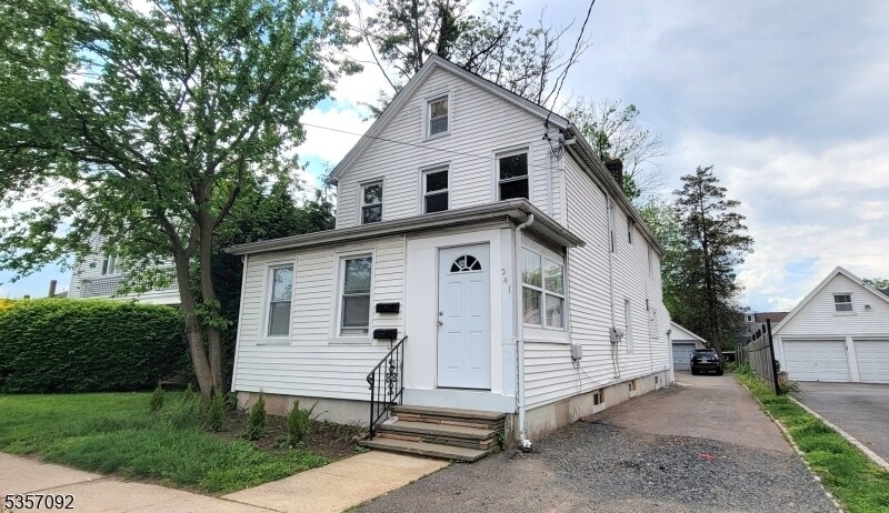 Foto principal - 241 Main St