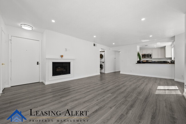 Building Photo - 26972 Flo Ln