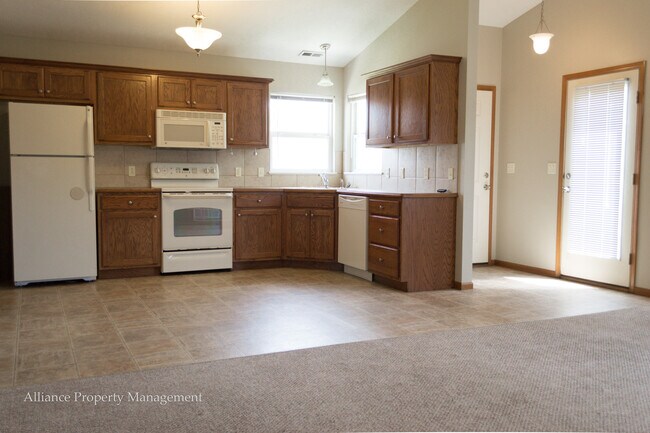 Building Photo - Brookmont Dr. 516-518