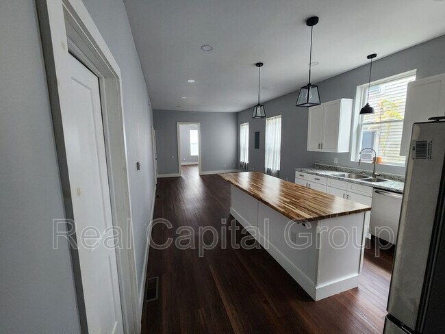 Foto del edificio - 1529-1529 Foster Ave