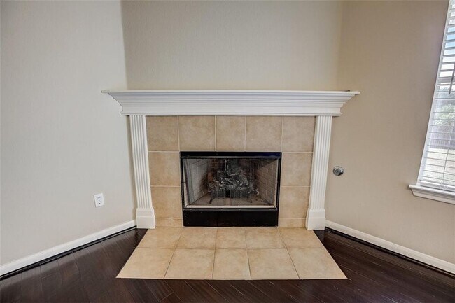 Building Photo - 1385 Cherrywood