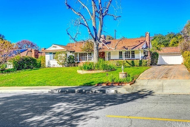 Primary Photo - 1727 Highland Oaks Dr