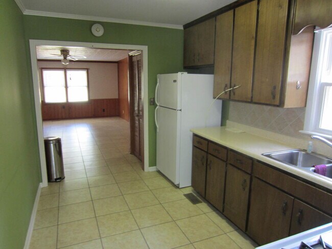 Building Photo - Charming 3 Bedroom 1 Bathroom in Valdosta