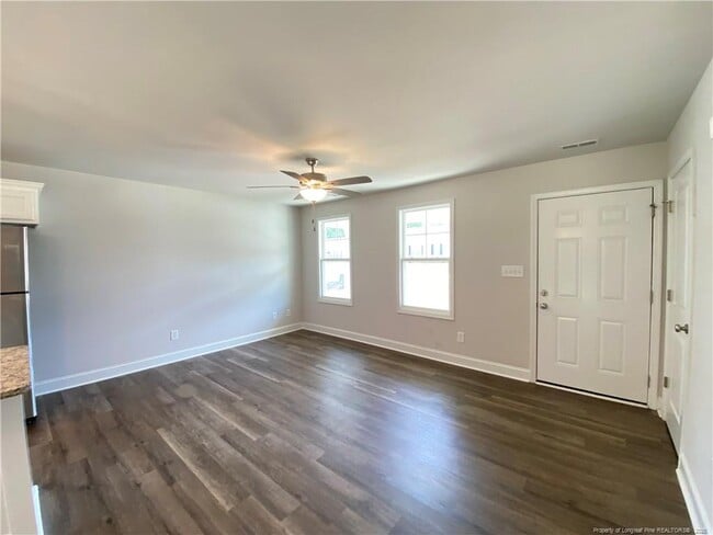 Building Photo - 529 Hamlet Dr
