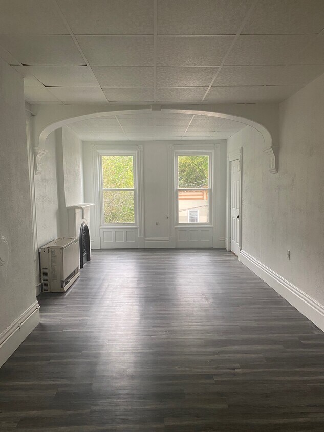 12 E Sunnyside Way Unit Apt 2, Troy, NY 12180 Apartments in Troy, NY