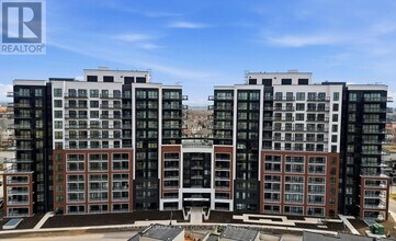 Building Photo - 51 Clarington Blvd