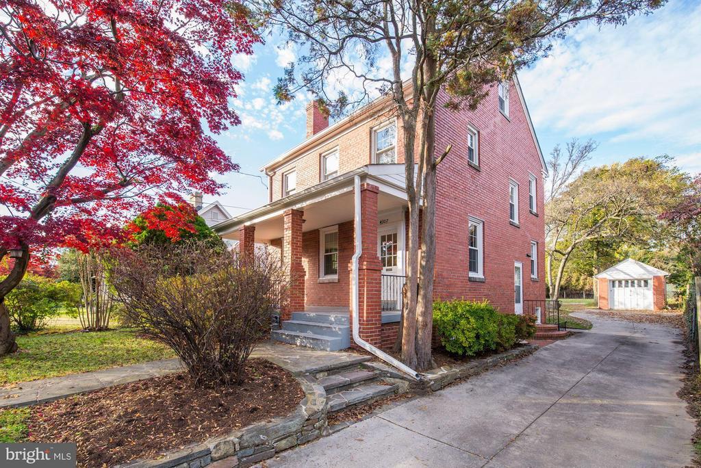 Primary Photo - 4307 Fessenden St NW