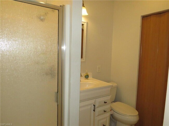 Foto del edificio - 717 95th Ave N