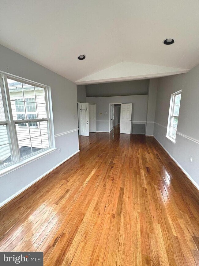 Building Photo - 15625 Three Otters Pl