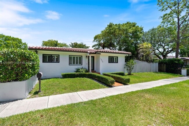 Foto del edificio - 1025 Sylvania Blvd
