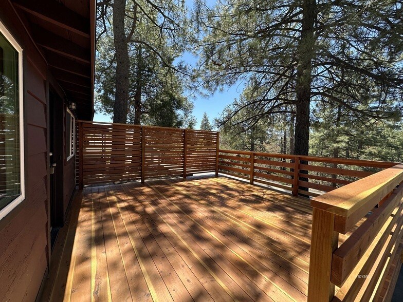 Foto principal - 25630 Oakwood St